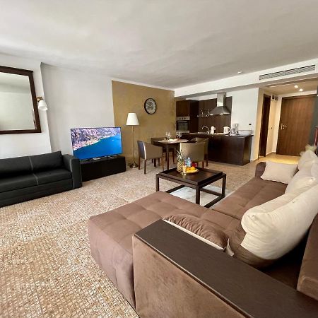 Royal Beach Apartments - 5M To Pool, 100M To Beach ซันนีบีช ภายนอก รูปภาพ